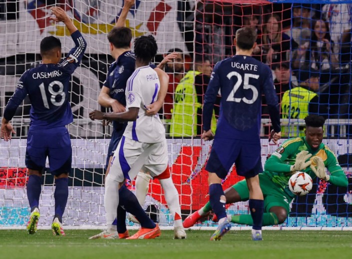 onana-vo-cung-tuc-gian-truoc-thong-tin-phai-du-bi-anh-muon-ra-san-de-sua-sai