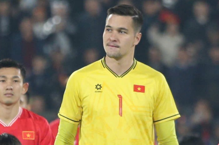 nhieu-cdv-yeu-cau-duoi-filip-nguyen-ra-khoi-dtqg-bat-toan-thua-via-nang-qua