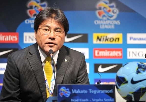 hlv-nhat-ban-che-thang-cau-thu-viet-nam-de-tu-man-ngai-di-khoi-v-league