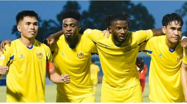 vff-bat-den-xanh-doi-bong-cua-cong-phuong-duoc-dac-cach-thang-hang