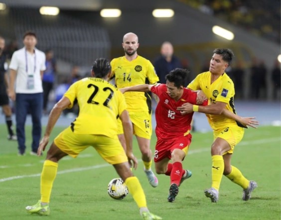 chu-tich-ldbd-malaysia-sap-mat-chuc-vi-cho-nhap-tich-o-at-co-goc-gac-tu-thoi-ong-co-noi