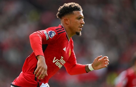 jadon-sancho-da-tu-choi-tat-ca-cac-loi-moi-vi-khong-no-de-mat-muc-luong-cao-o-mu