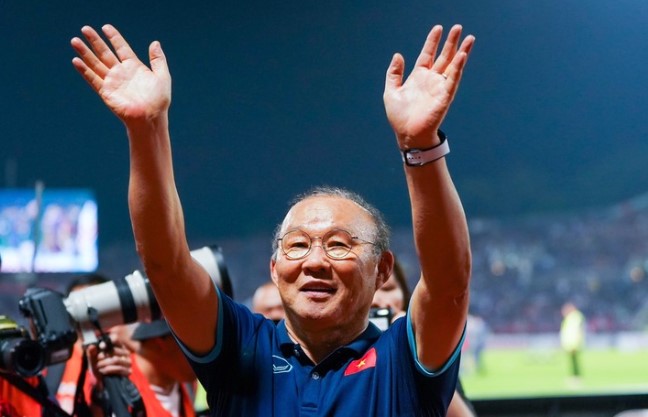 chuyen-gia-indo-pssi-nen-moi-park-hang-seo-ve-thay-hlv-kluivert-chi-co-ong-ay-la-phu-hop-nhat