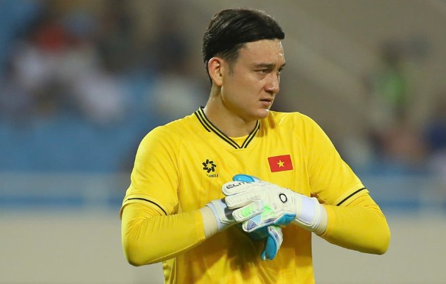 hlv-kim-sang-sik-co-nuoc-di-la-gach-ten-nguyen-filip-khoi-dt-viet-nam