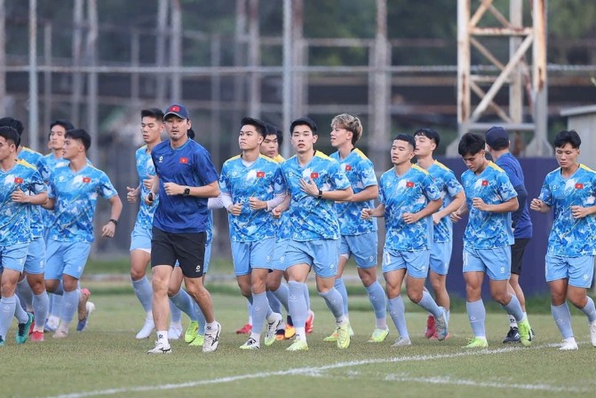 u22-viet-nam-gap-su-co-ngay-buoi-tap-dau-tien-tai-thai-lan