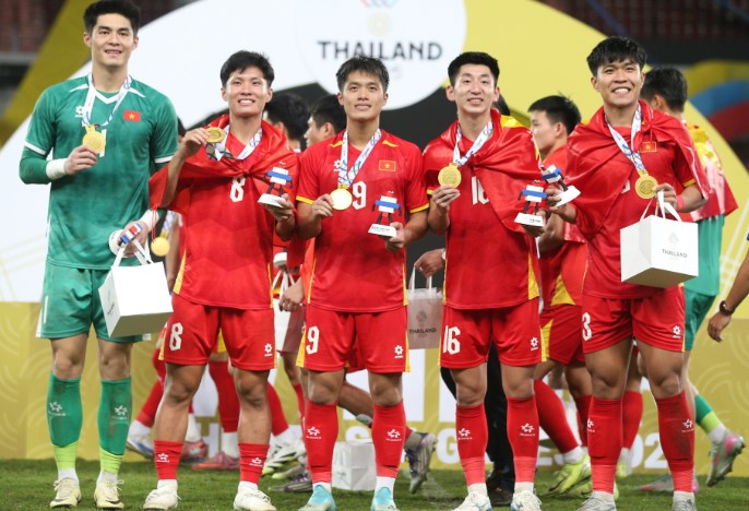 bau-duc-tuyen-bo-thuong-nong-3-ty-neu-viet-nam-thang-han-quoc