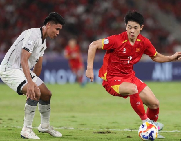 nguyen-dinh-bac-tu-cau-bi-be-loai-vi-chi-cao-1m50-tro-thanh-co-may-san-ban-dinh-nhat-u23-viet-nam