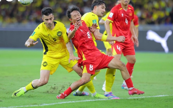 thoat-an-phat-malaysia-tu-tin-dung-7-cau-thu-nhap-tich-dau-dt-viet-nam