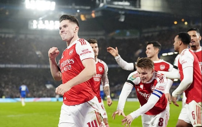 arsenal-tien-sat-chuc-vo-dich-khep-lai-con-khat-danh-hieu