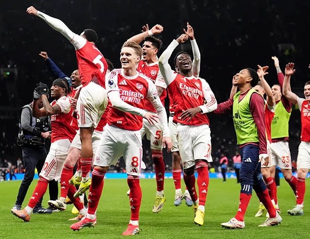 mu-va-man-city-cung-xay-chan-arsenal-rong-cua-vo-dich